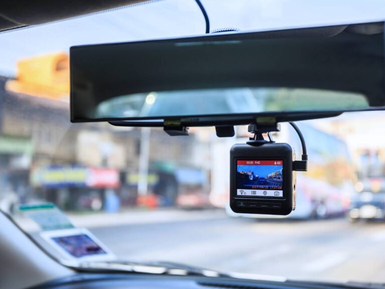 What Is a Mirror Dashboard Camera and How to Install It?